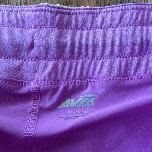 AVIA Floral Running Shorts New Size XL - Picture 4 of 7